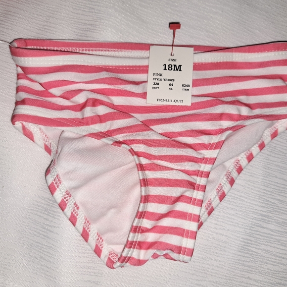 swimsuits for girls, size 12 and 18 months, from the cat and Jack brand. - Picture 3 of 7